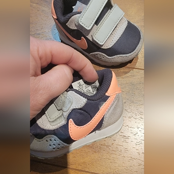 Toddler Nike Valiant Size 2C - Picture 4 of 4